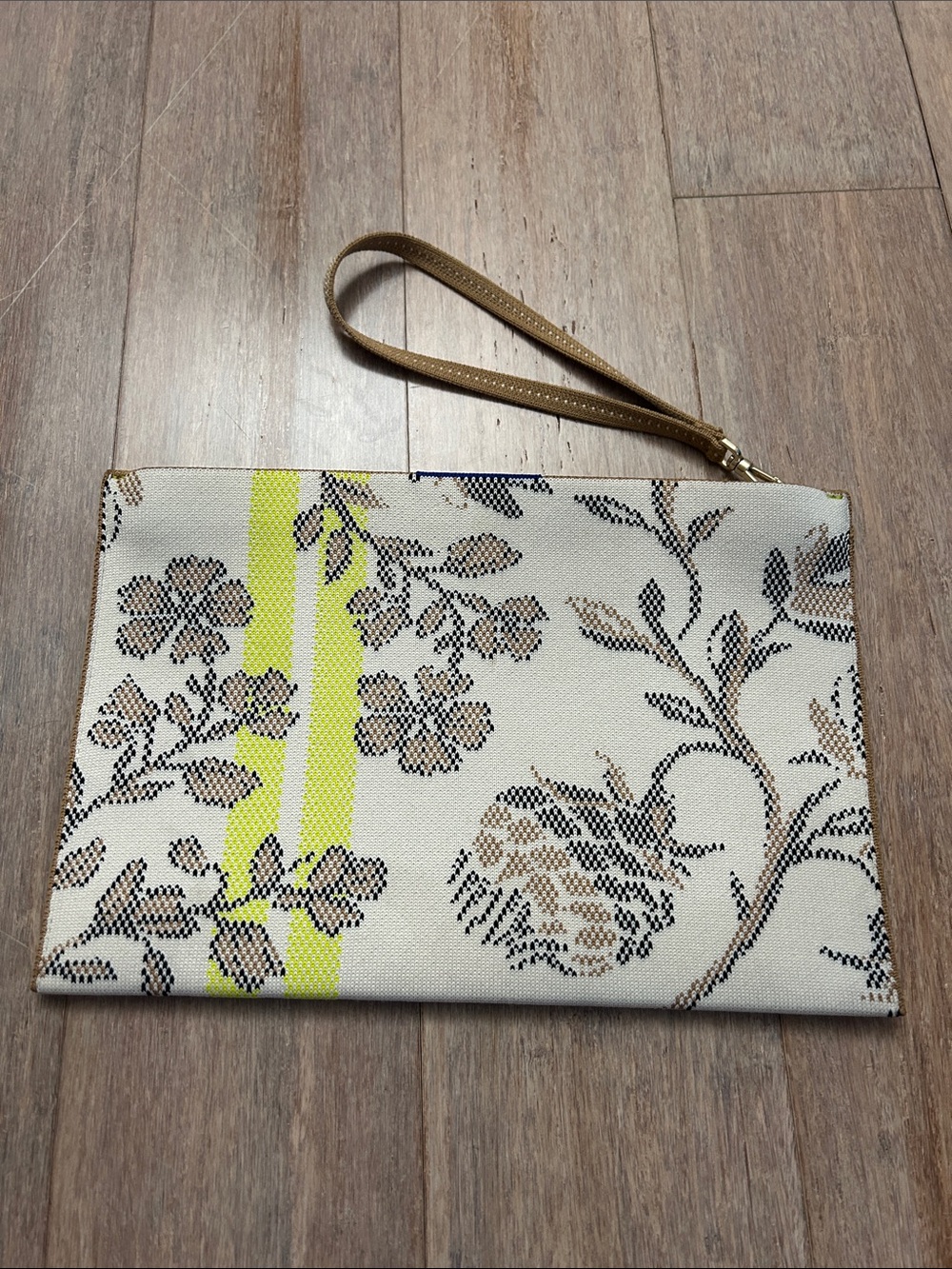 Rothy’s spring bouquet Floral Wristlet Clutch - Picture 8 of 16
